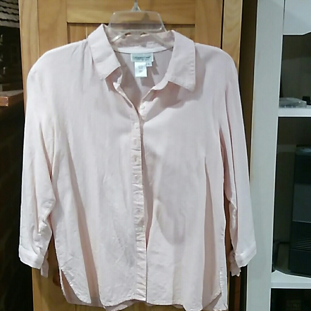 Misses sz. L button down shirt